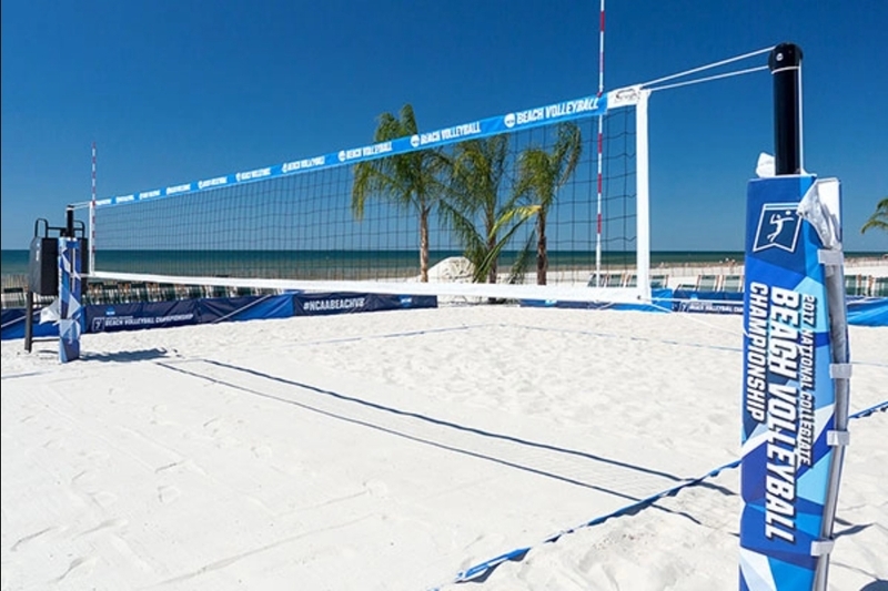 Bóng chuyền nam trong nhà và bãi biển đều dùng chiều cao lưới tiêu chuẩn 2,43 m. 